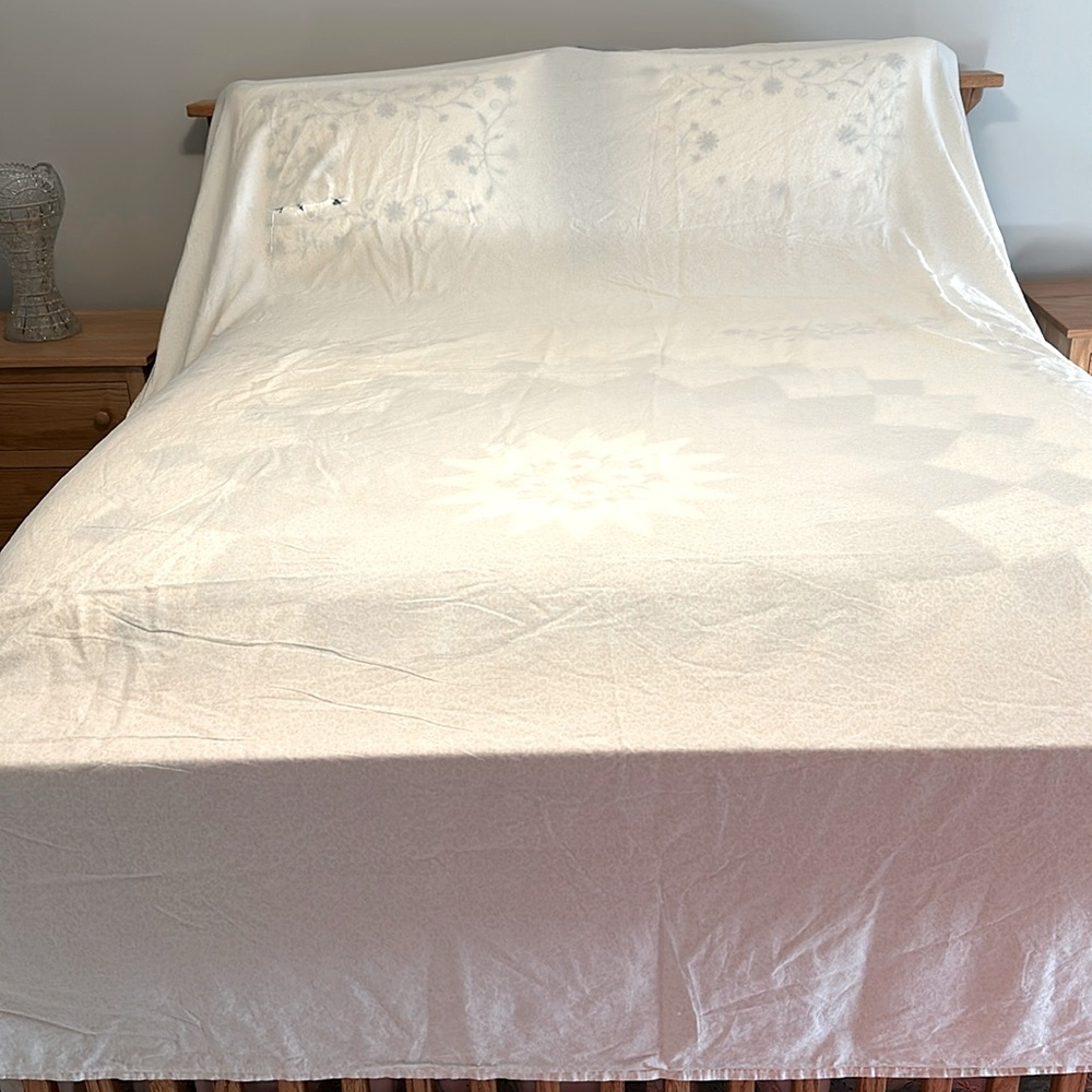 Lauren Conrad flat sheet size full 100% cotton excellent for craft